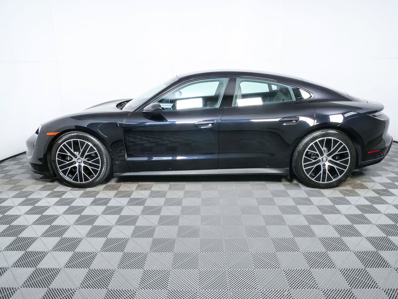 Certified 2022 Porsche Taycan RWD image 2