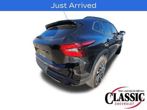 Used 2025 Chevrolet Trax RS w/ Driver Confidence Package image 7