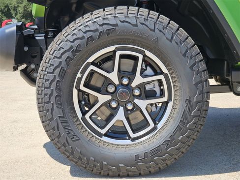 New 2025 Jeep Gladiator Rubicon w/ Convenience Group image 10