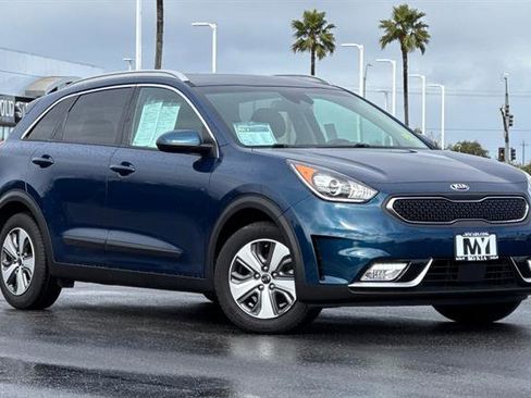 Used 2019 Kia Niro LX image 2