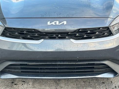 Used 2022 Kia Forte LXS w/ LXS Technology Package image 9