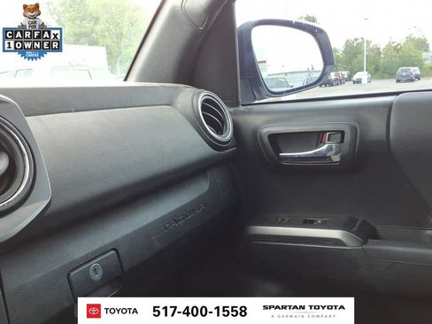 Used 2021 Toyota Tacoma TRD Sport w/ Technology Package AWD/4WD image 19