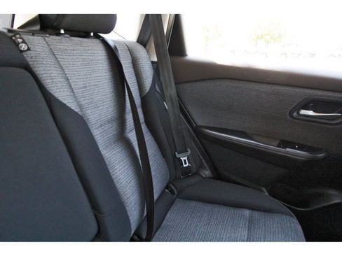 Used 2021 Nissan Rogue SV FWD image 12