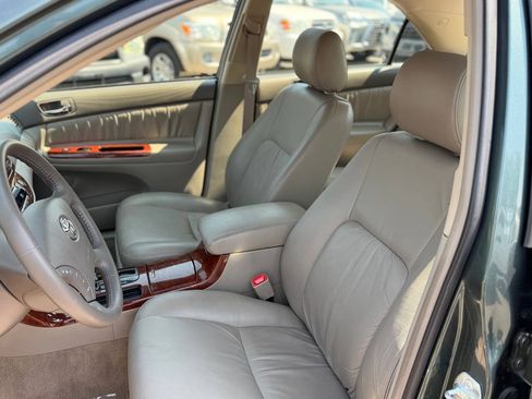 Used 2006 Toyota Camry XLE w/ VSC & Side Airbag Pkg FWD image 9