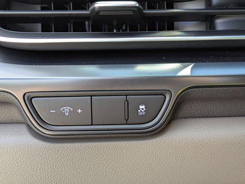 Certified 2025 Kia Carnival image 27