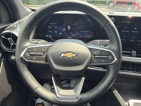 Certified 2026 Chevrolet Equinox LT FWD image 13