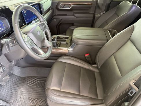 Used 2023 Chevrolet Silverado 1500 RST w/ Convenience Package II AWD/4WD image 5