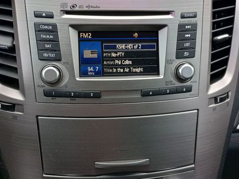 Used 2014 Subaru Outback 2.5i Premium image 13