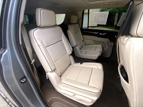 Used 2023 GMC Yukon XL Denali w/ Denali Reserve Package AWD/4WD image 24