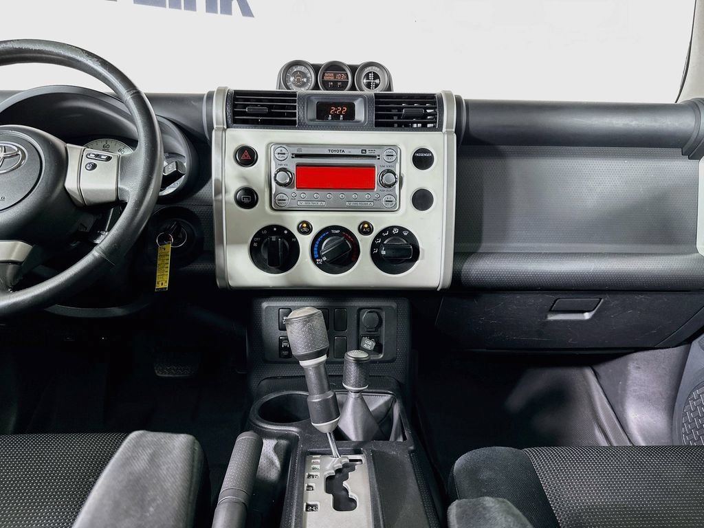 Used 2011 Toyota FJ Cruiser 4WD w/ Upgrade Pkg image 27