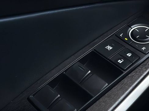 Used 2019 Lexus IS 300 RWD image 18