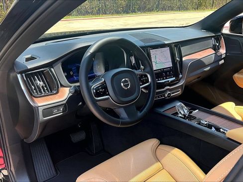 Used 2024 Volvo XC60 T8 Ultimate w/ Protection Package Premier AWD/4WD image 17