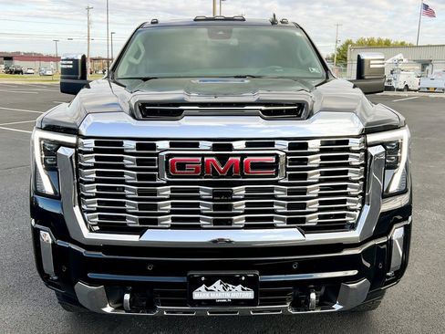 Used 2025 GMC Sierra 2500 Denali image 14