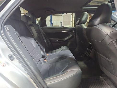 Used 2019 Toyota Avalon Touring w/ Advanced Safety Package image 30