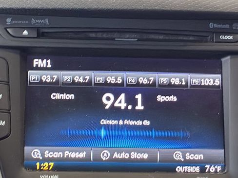 Used 2016 Hyundai Veloster FWD image 27