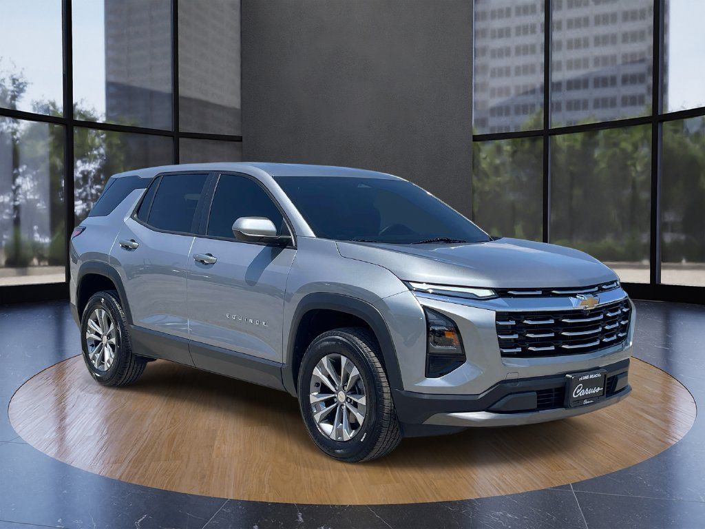 Used 2026 Chevrolet Equinox LT FWD image 1