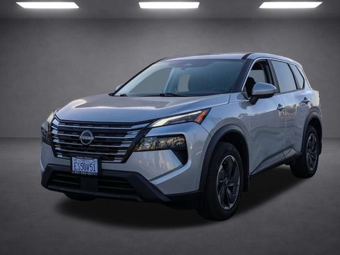 Used 2024 Nissan Rogue SV FWD image 8