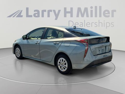 Used 2016 Toyota Prius Two FWD image 3
