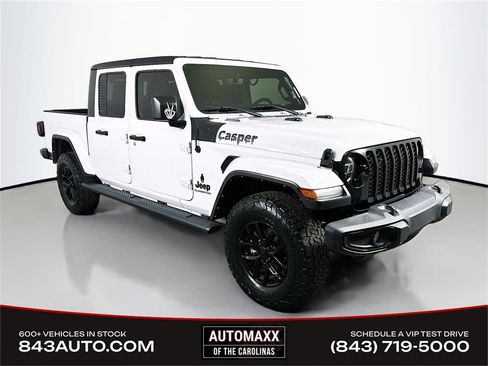 Used 2022 Jeep Gladiator Sport image 1