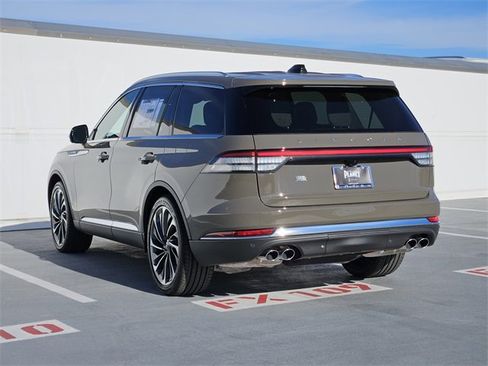 New 2026 Lincoln Aviator Reserve image 5