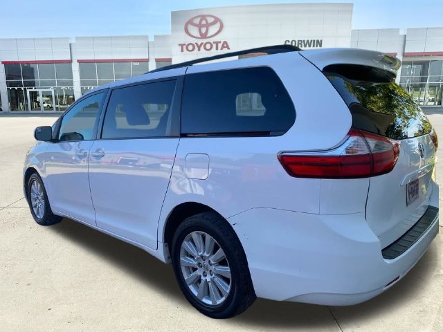 Used 2017 Toyota Sienna LE AWD/4WD image 38