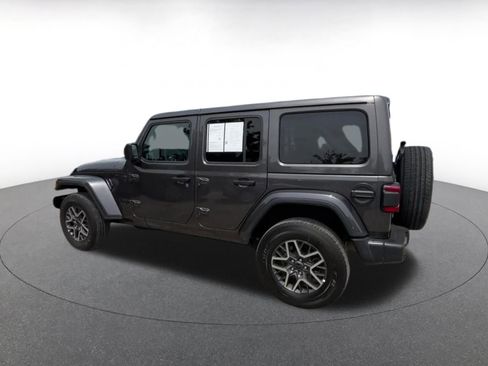 Used 2025 Jeep Wrangler Unlimited Sahara AWD/4WD image 10