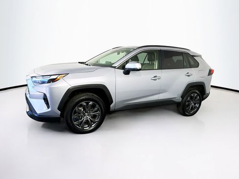Used 2023 Toyota RAV4 XLE Premium AWD/4WD image 4