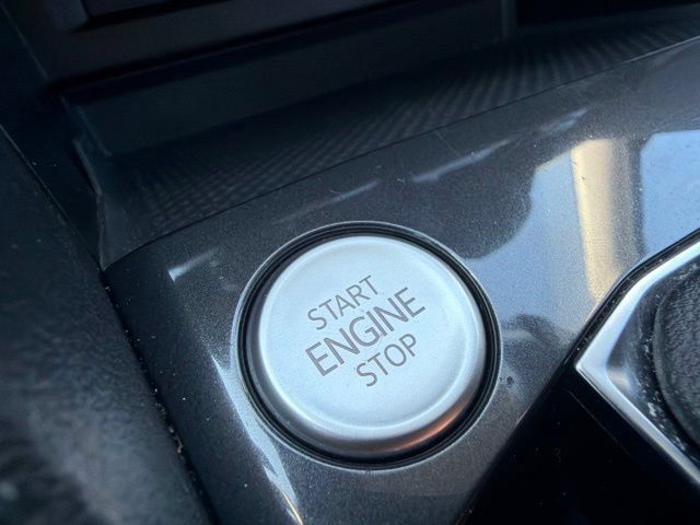 Used 2022 Volkswagen Tiguan S FWD image 39