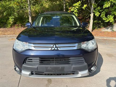 Used 2015 Mitsubishi Outlander SE AWD/4WD image 3