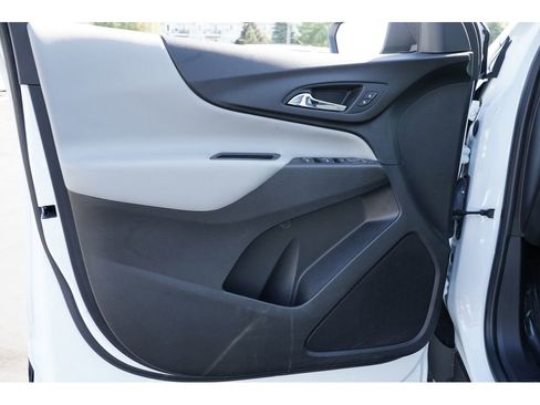 Used 2021 Chevrolet Equinox LS w/ LS Convenience Package image 15