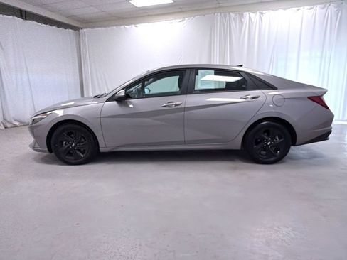 Used 2023 Hyundai Elantra SEL image 10