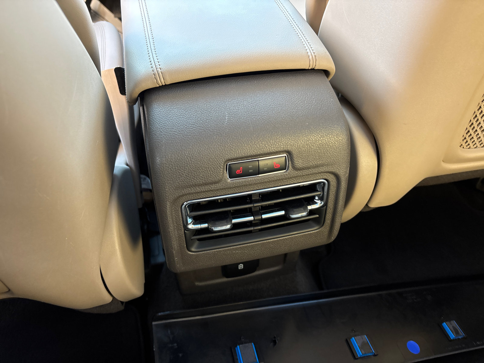 Used 2022 Lincoln Corsair Reserve w/ Equipment Group 201A AWD/4WD image 29