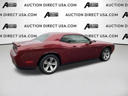 Used 2019 Dodge Challenger SXT RWD image 8
