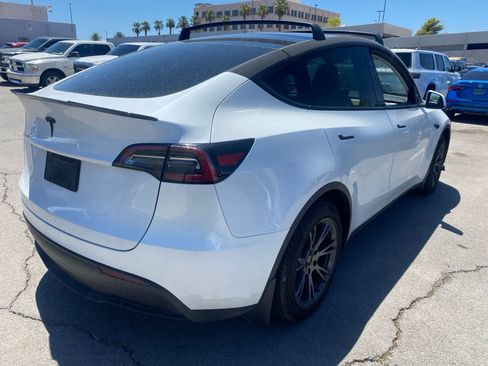 Used 2024 Tesla Model Y 2WD image 6