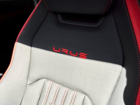 Used 2024 Lamborghini Urus S AWD/4WD image 49