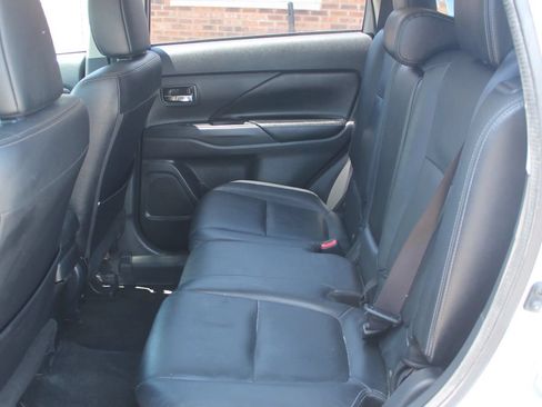 Used 2017 Mitsubishi Outlander SEL FWD image 17