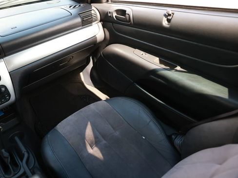 Used 2006 Chrysler Sebring Touring FWD image 14
