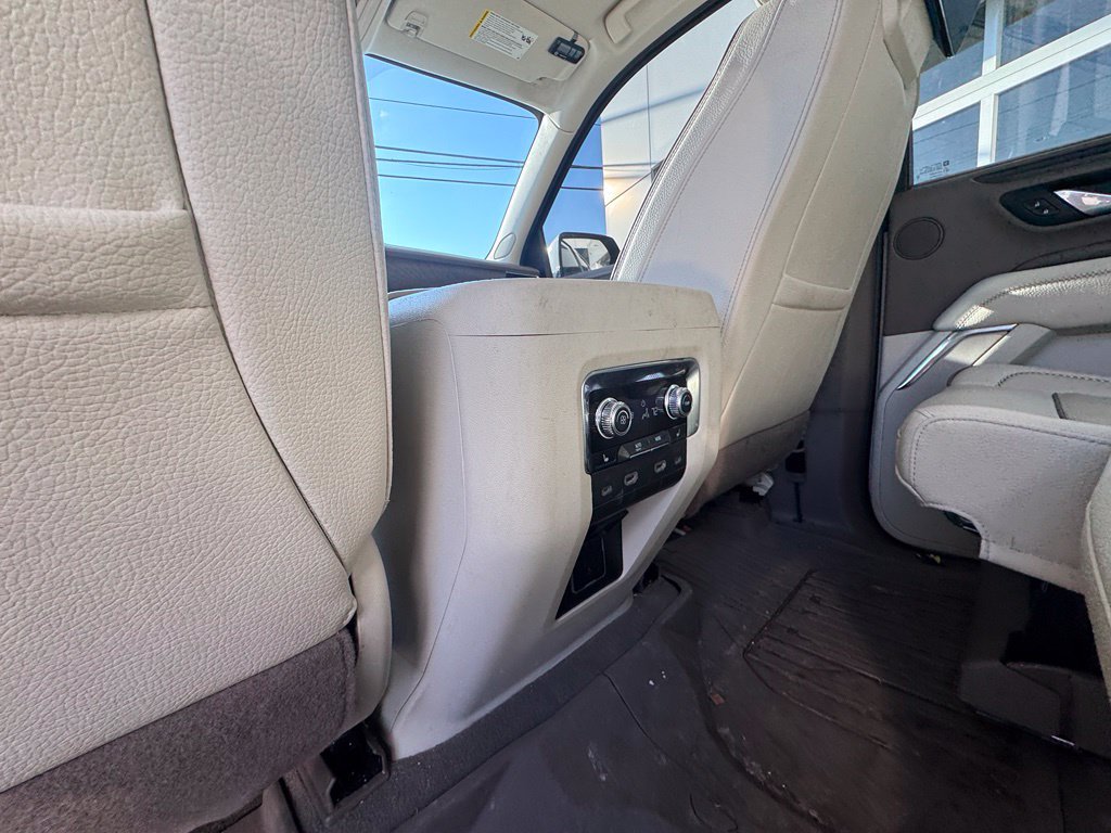 Used 2023 GMC Yukon XL Denali w/ Denali Reserve Package AWD/4WD image 27