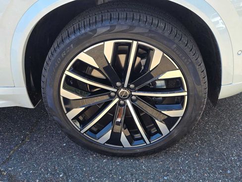 Certified 2026 Volvo XC90 B6 Plus w/ Protection Package Premier AWD/4WD image 9