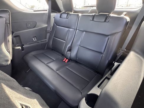 Used 2025 Ford Explorer ST-Line w/ Premium Package image 32