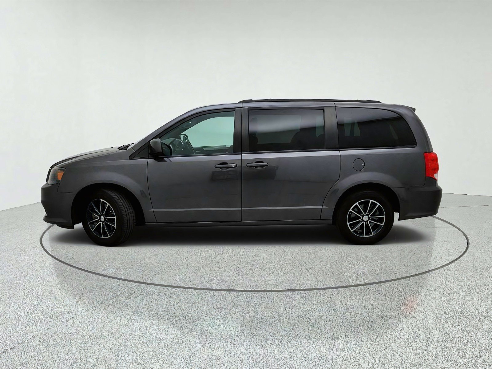 Used 2019 Dodge Grand Caravan GT FWD image 14