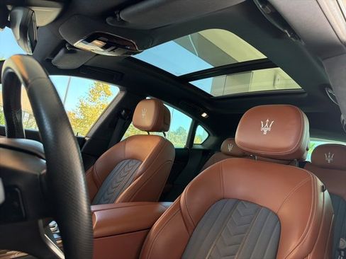 Certified 2022 Maserati Levante GT image 18