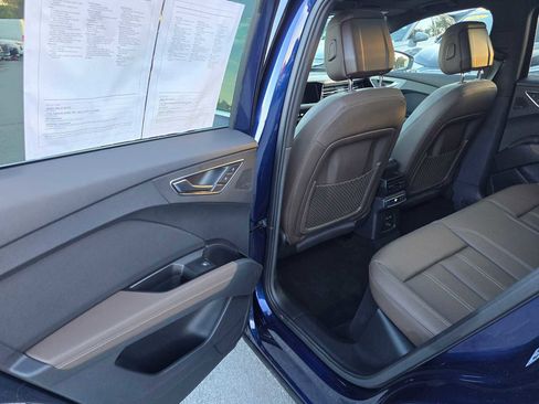 Used 2025 Audi Q4 e-tron Premium Plus w/ Premium Plus image 15