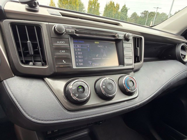 Used 2015 Toyota RAV4 LE AWD/4WD image 15