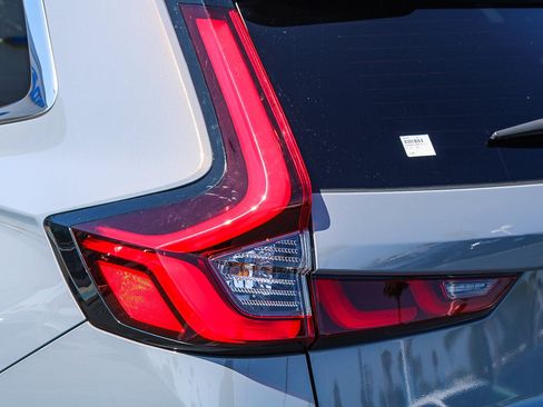 Used 2025 Honda CR-V EX-L image 10