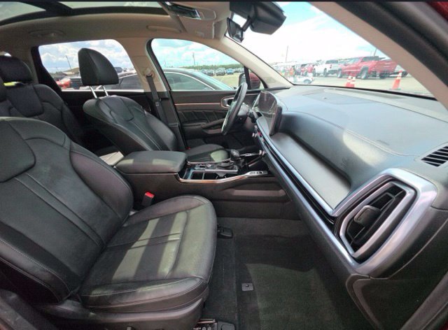 Certified 2024 Kia Sorento SX FWD image 9