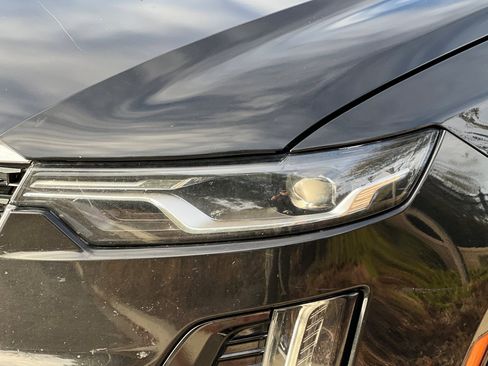 Used 2023 Cadillac XT6 Premium Luxury image 55