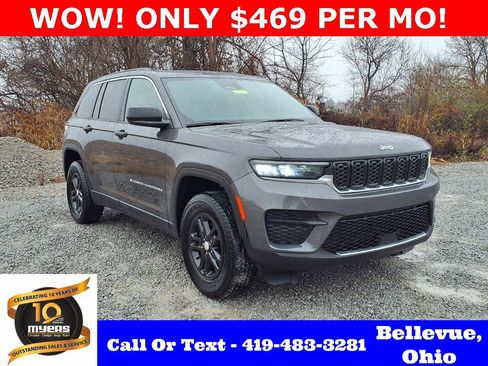 Used 2024 Jeep Grand Cherokee Laredo image 1