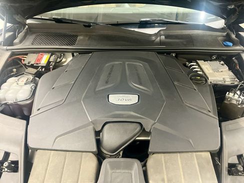Certified 2021 Porsche Cayenne AWD/4WD image 32