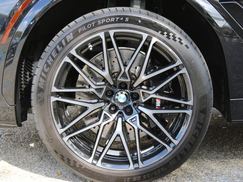 Used 2026 BMW X6 M Competition w/ Executive Package image 11